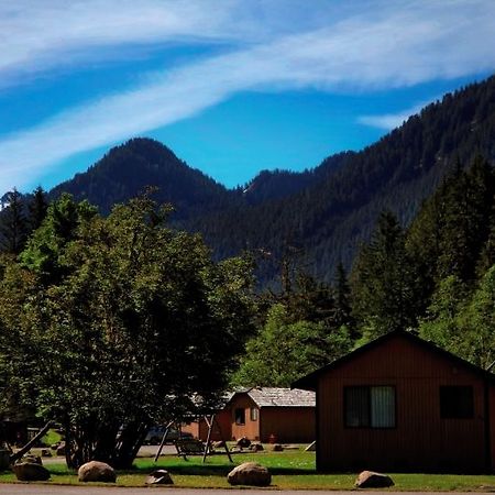 ホテル Sol Duc Hot Springs ポート・エンジェルス エクステリア 写真